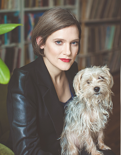 image de Heather O'Neill et son chien